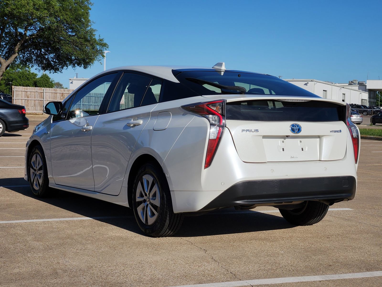 Used 2016 Toyota Prius Four w/ Advanced Technology Package image 4