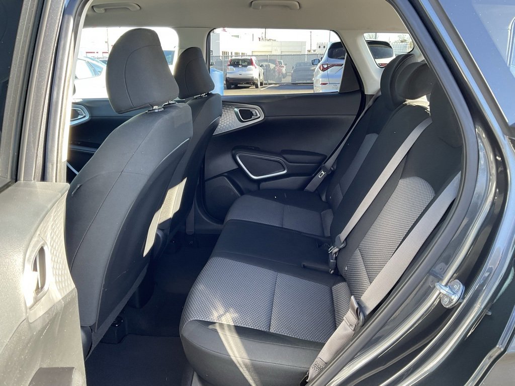 Used 2023 Kia Soul LX w/ LX Technology Package image 21