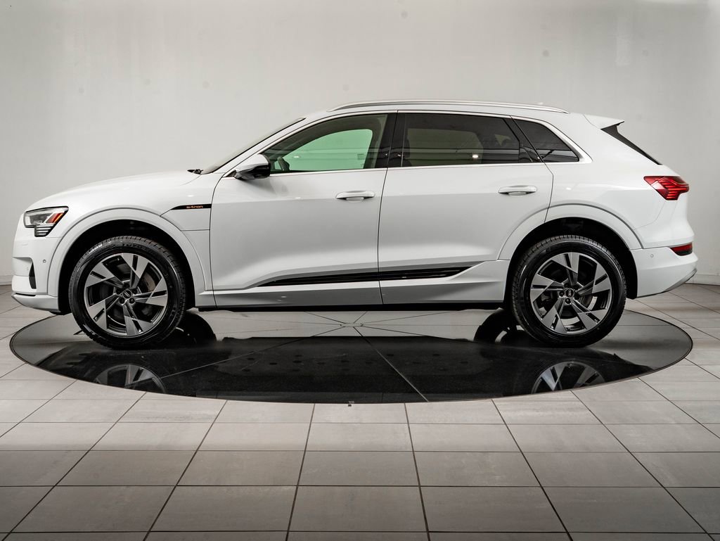 Used 2022 Audi e-tron Premium Plus w/ Premium Plus Package image 5