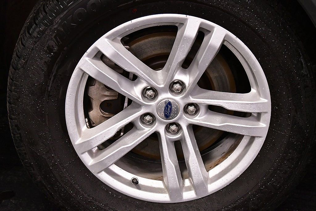 Used 2024 Ford Explorer XLT w/ Class IV Trailer Tow Package image 9