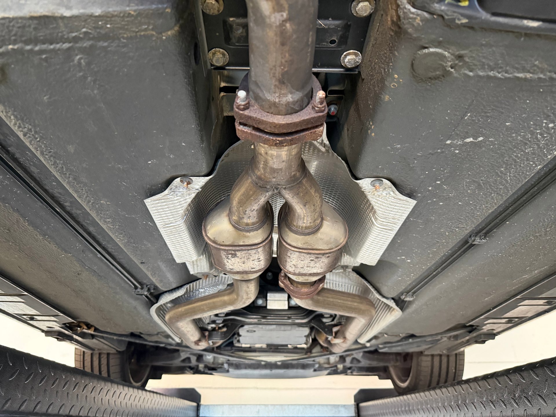 Used 2005 Chrysler Crossfire Limited image 82