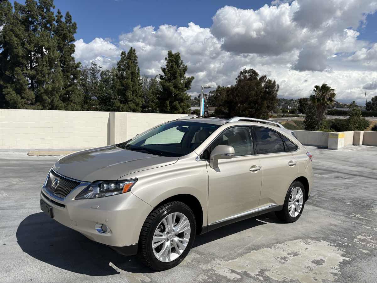 Used 2011 Lexus RX 450h AWD w/ Luxury Pkg image 3