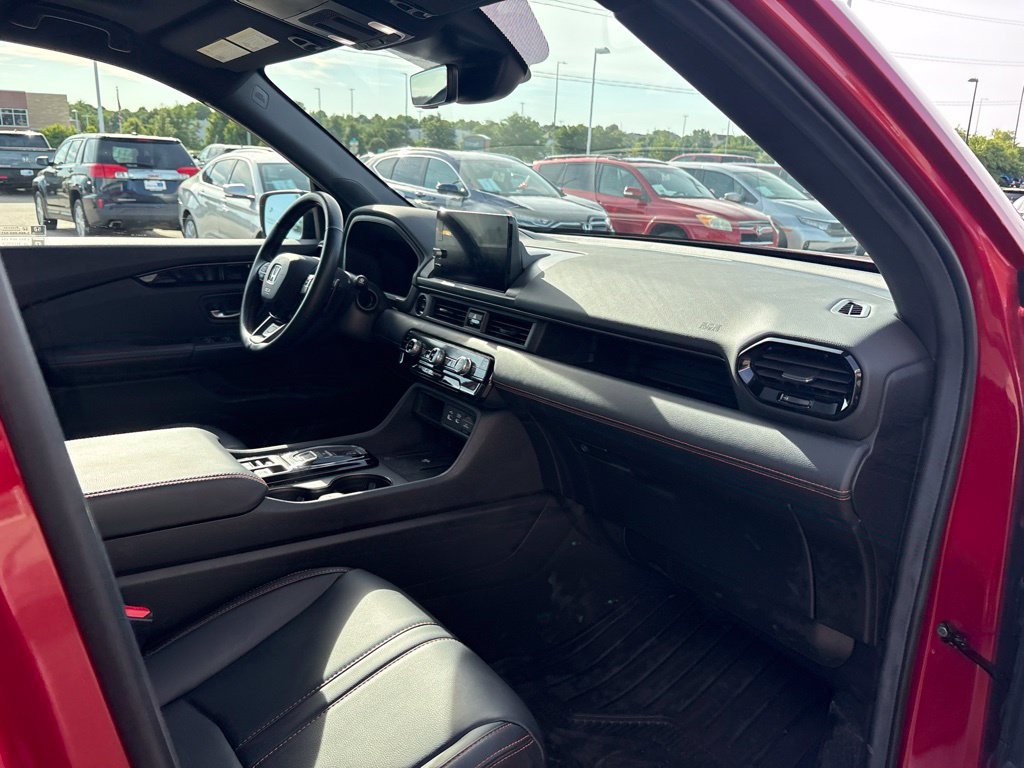 Certified 2025 Honda Pilot TrailSport image 27