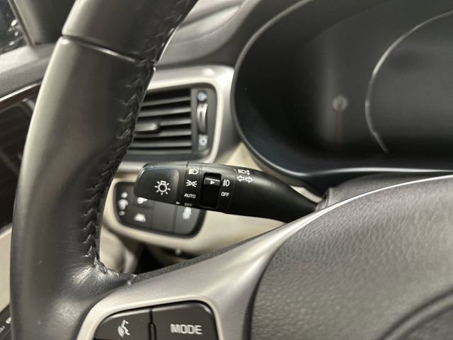 Used 2020 Kia Sorento EX image 19