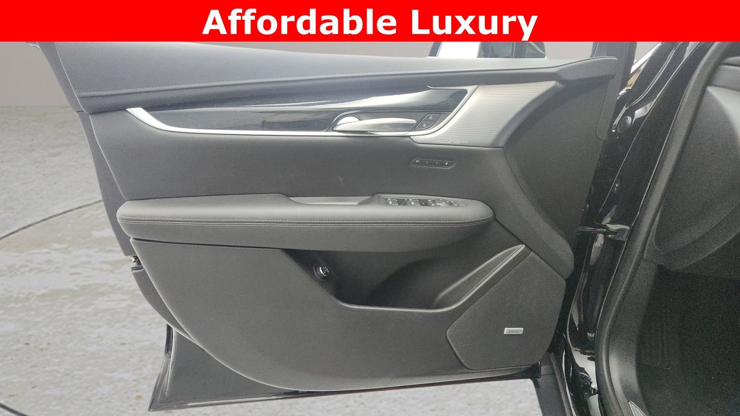 Used 2025 Cadillac XT5 Premium Luxury image 12