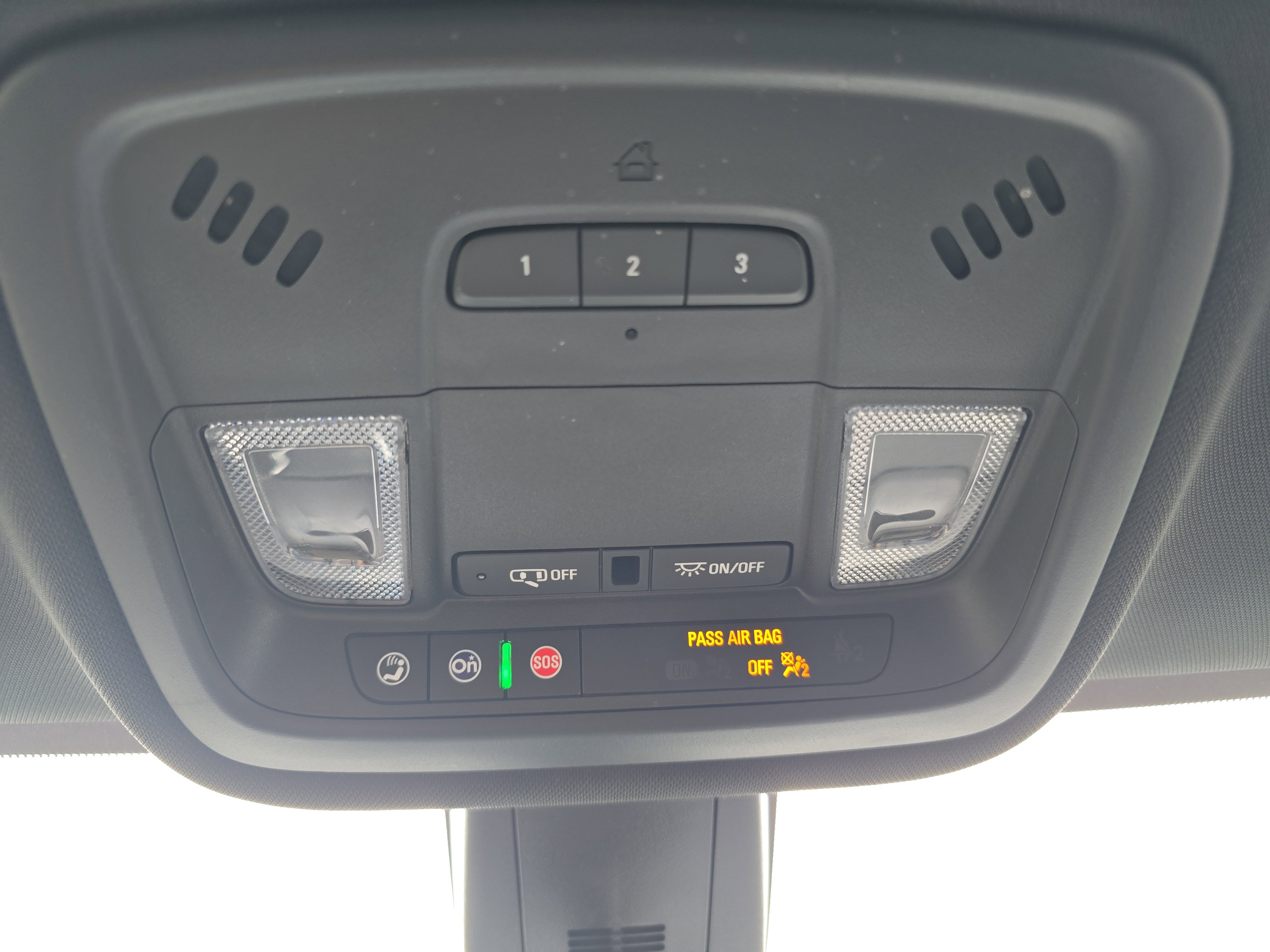 Used 2023 Chevrolet Traverse LT image 34