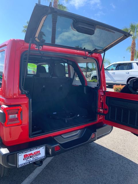 Used 2025 Jeep Wrangler Unlimited Sahara AWD/4WD image 22