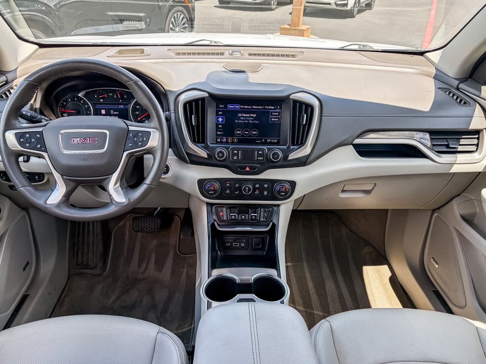 Used 2020 GMC Terrain Denali w/ Denali Premium Package FWD image 11