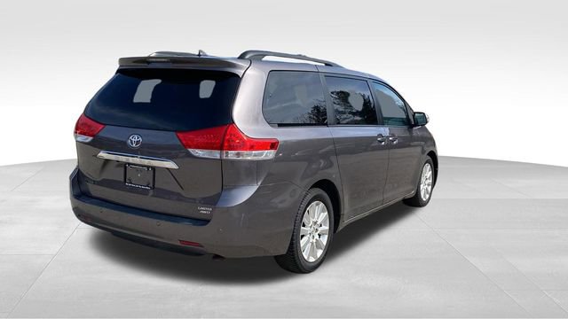 Used 2014 Toyota Sienna Limited w/ Limited Premium Package image 9
