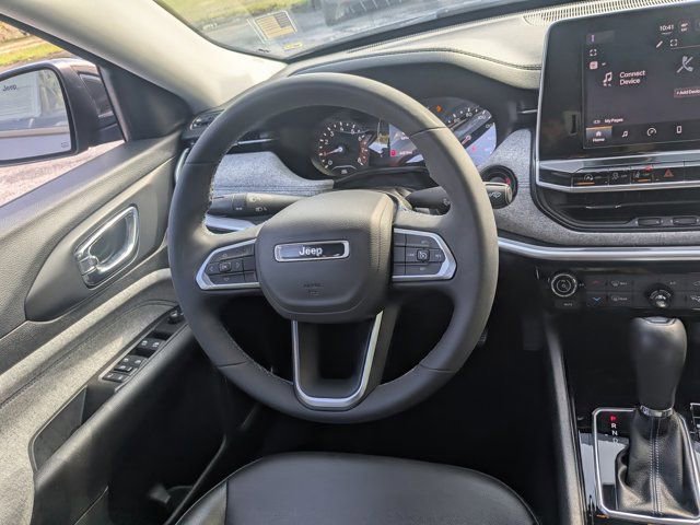 Used 2022 Jeep Compass Latitude image 17