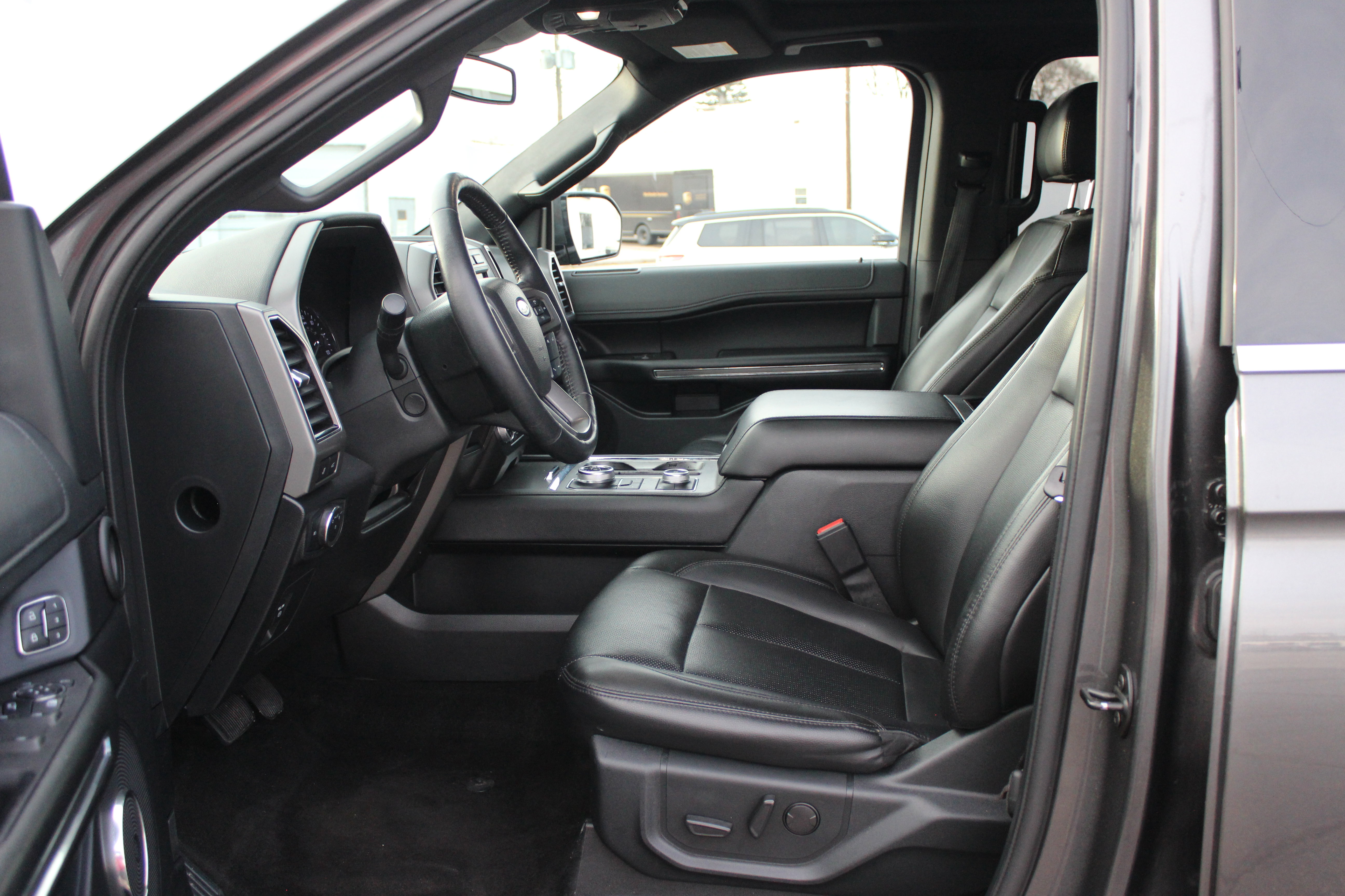 Used 2020 Ford Expedition XLT w/ Equipment Group 202A image 12