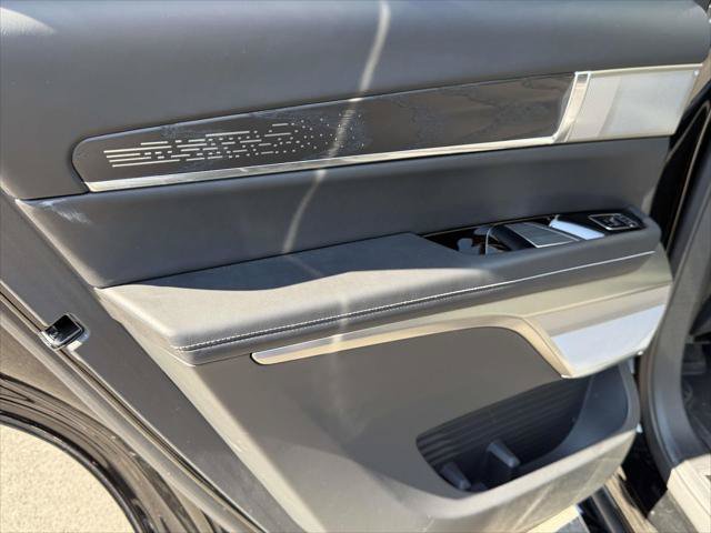 Used 2026 Cadillac Vistiq Platinum w/ LPO, Floor Liner Package AWD/4WD image 17