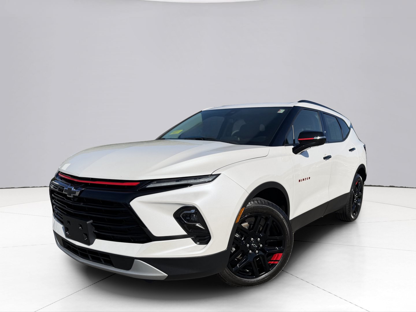 Used 2024 Chevrolet Blazer LT w/ Sound & Technology Package AWD/4WD image 1