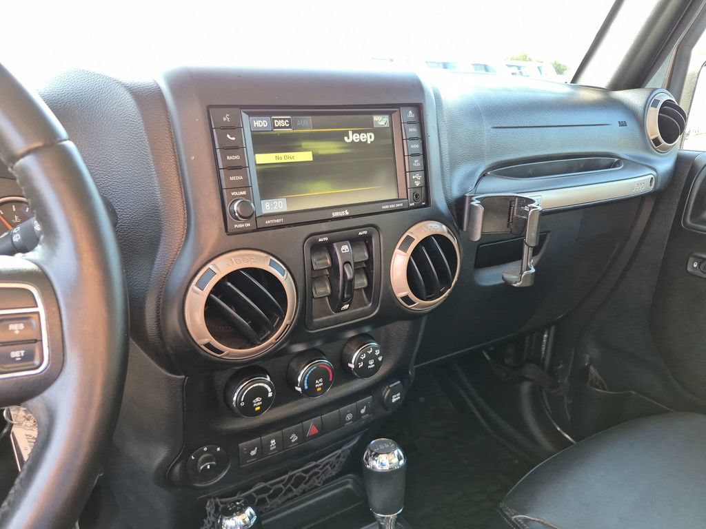 Used 2016 Jeep Wrangler Unlimited Sahara AWD/4WD image 27