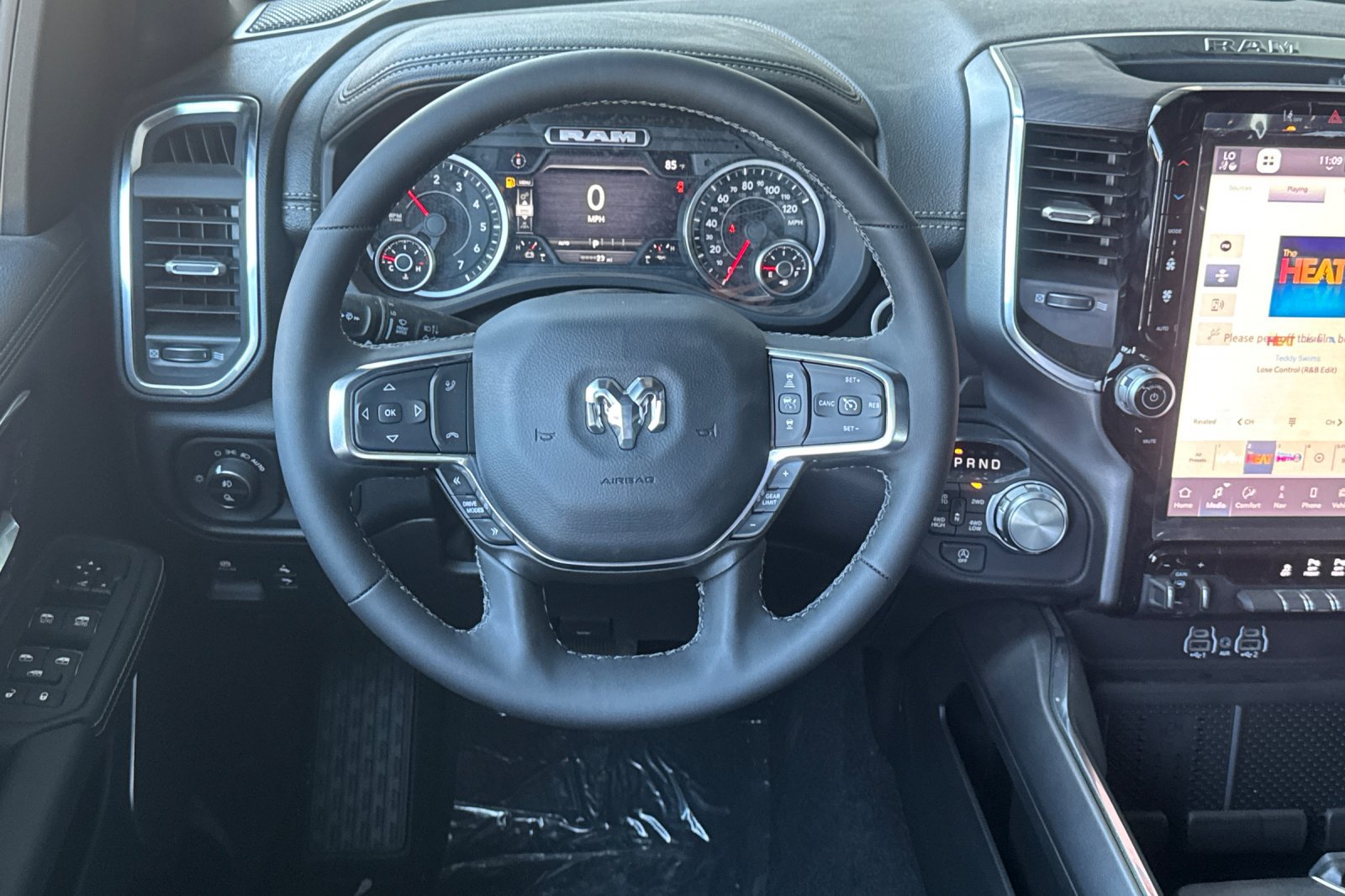 New 2026 RAM 1500 Laramie AWD/4WD image 13