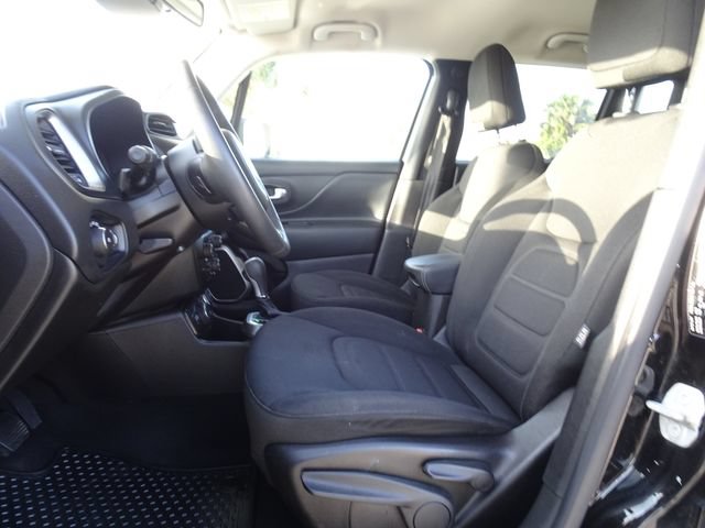Used 2022 Jeep Renegade Latitude AWD/4WD image 7