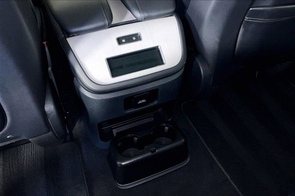 Used 2025 Lincoln Navigator Reserve image 33