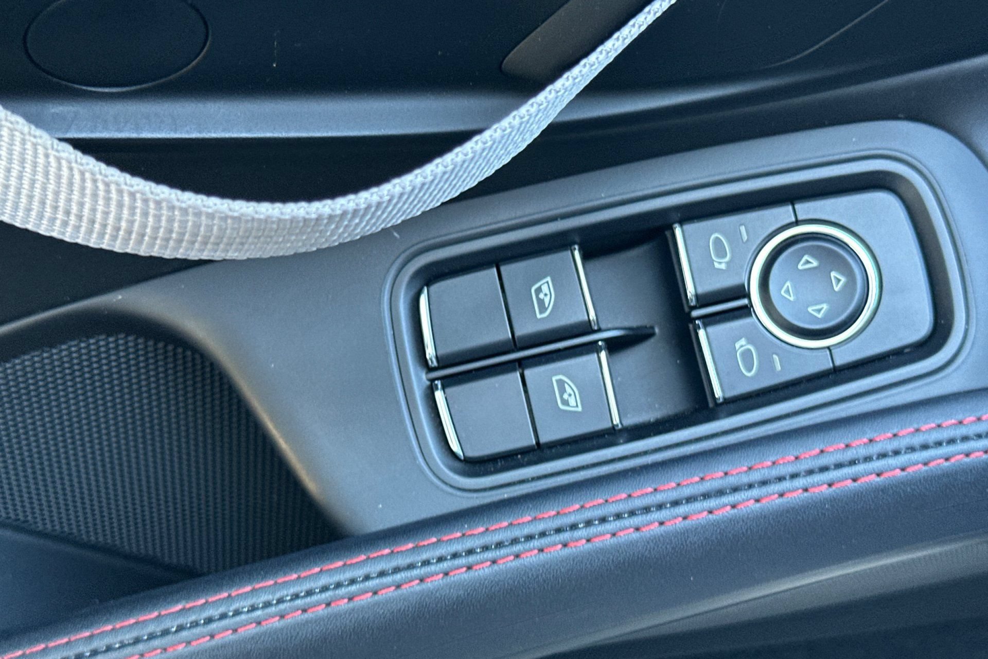 Certified 2016 Porsche 911 R RWD image 13