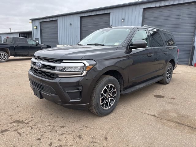 Used 2024 Ford Expedition Max XLT AWD/4WD image 3