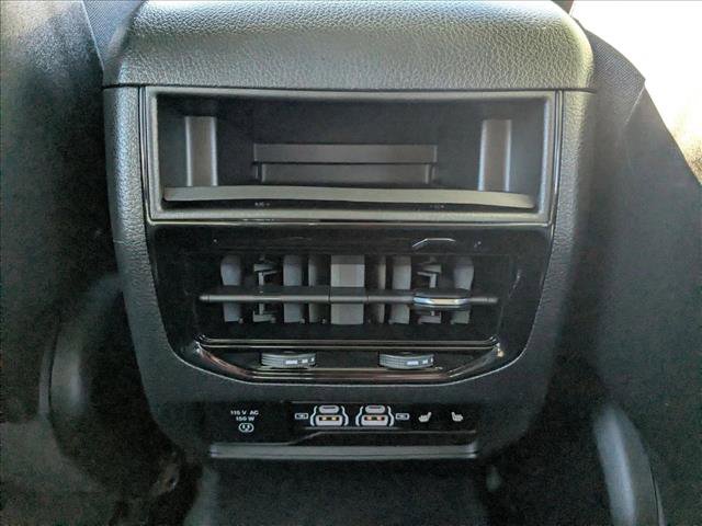 Used 2023 Jeep Grand Cherokee Limited image 19