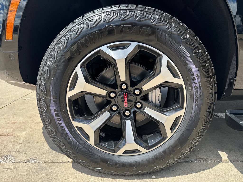 New 2026 GMC Yukon AT4 w/ AT4 Premium Plus Package AWD/4WD image 14