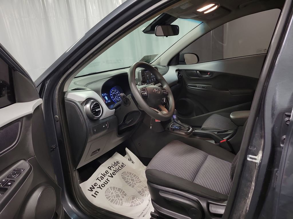 Used 2021 Hyundai Kona SE image 13
