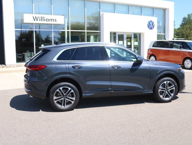 New 2025 Audi Q5 Premium image 2