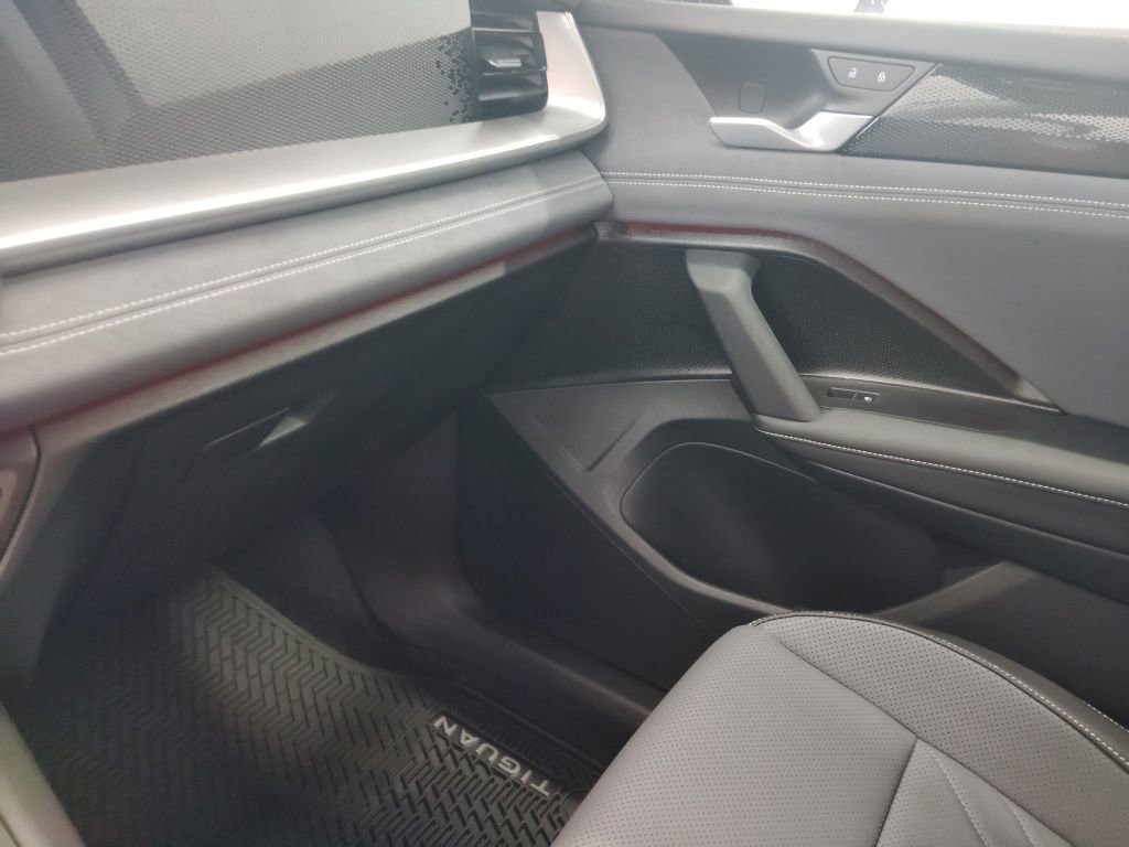 New 2026 Volkswagen Tiguan SE AWD/4WD image 18