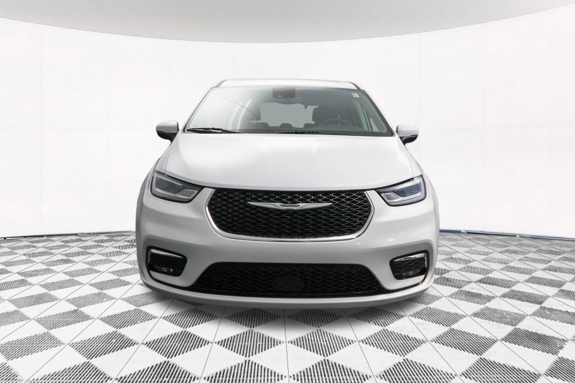 Used 2023 Chrysler Pacifica Touring-L FWD image 38