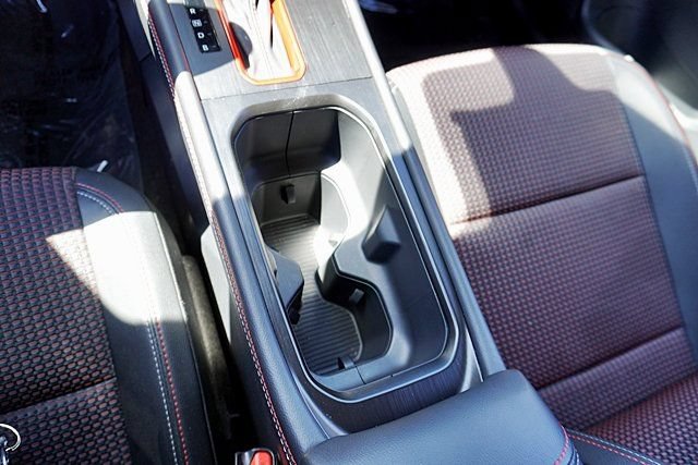 New 2026 Nissan Kicks SR w/ Cold Weather Package FWD image 41