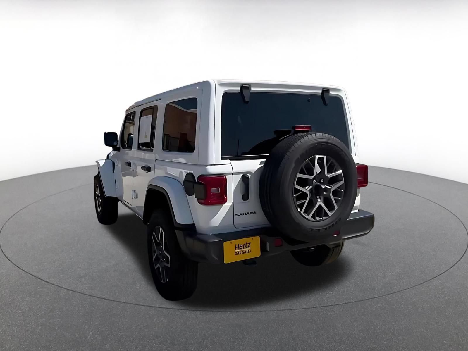 Used 2025 Jeep Wrangler Unlimited Sahara AWD/4WD image 11