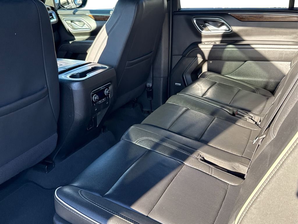 Used 2024 Chevrolet Suburban Premier image 10