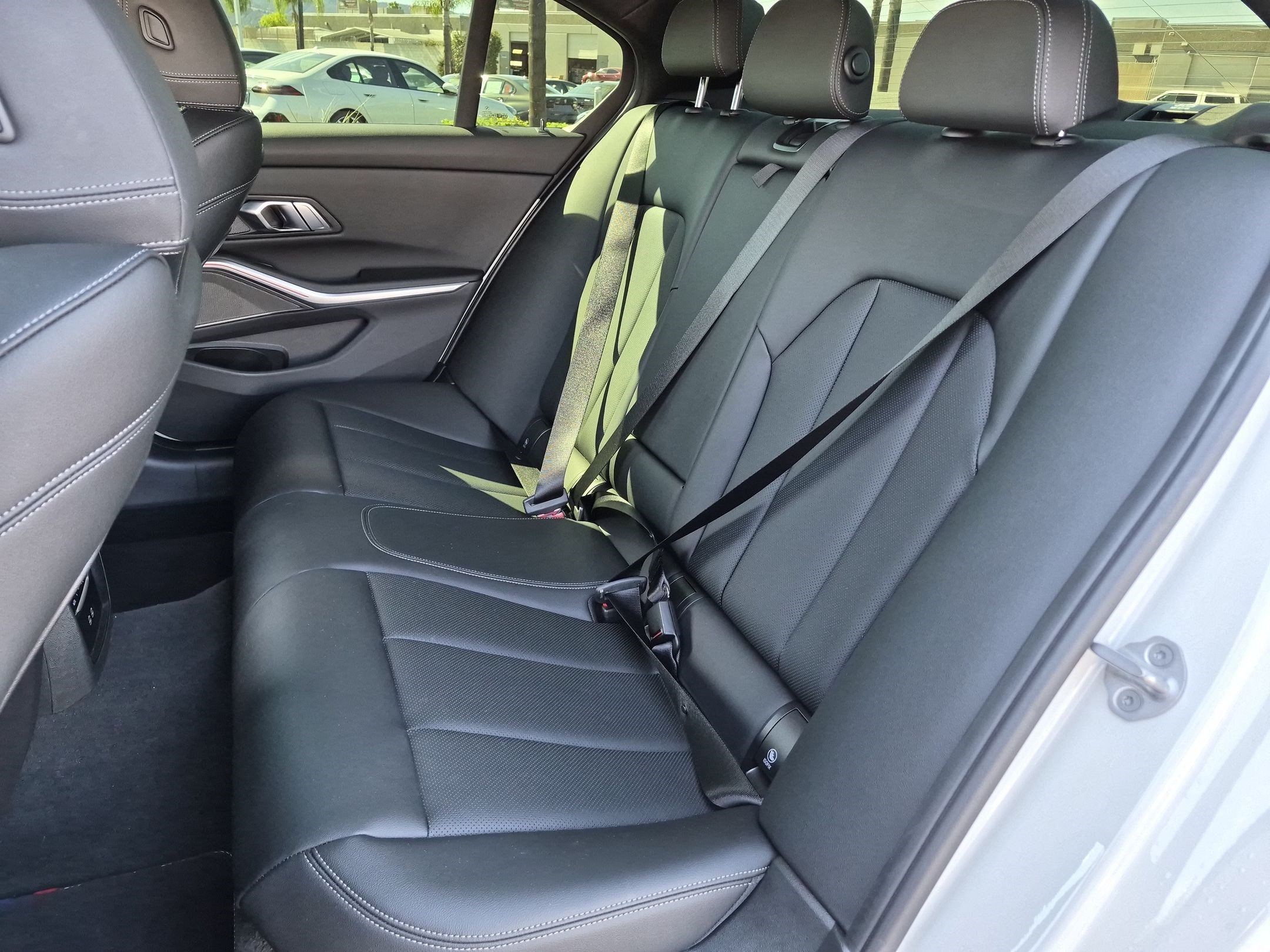 Used 2025 BMW M340i w/ Premium Package RWD image 31