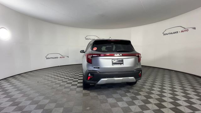 Certified 2024 Kia Seltos LX image 7