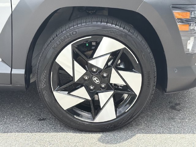 Used 2026 Hyundai Kona Limited FWD image 14