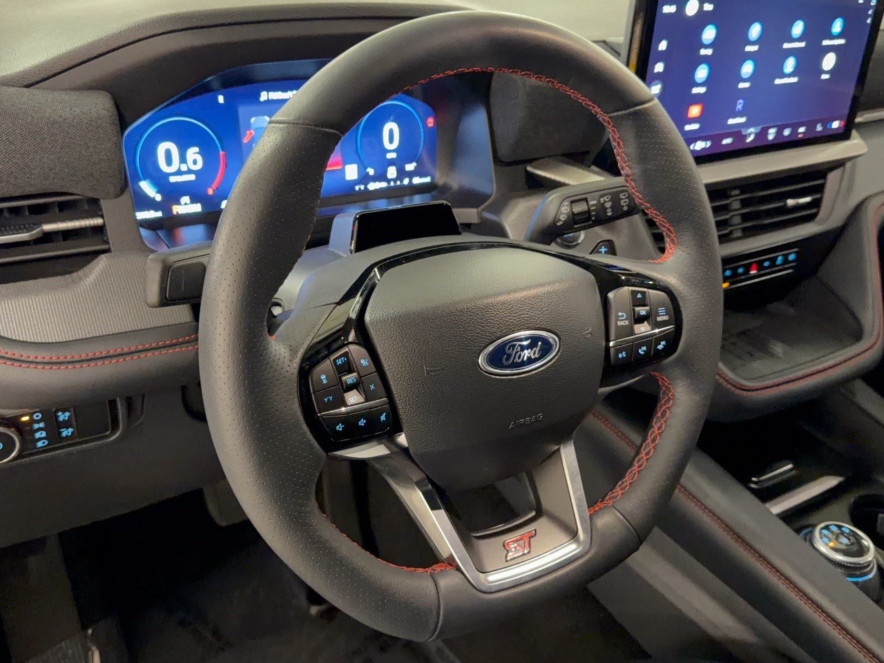 Used 2025 Ford Explorer ST AWD/4WD image 10