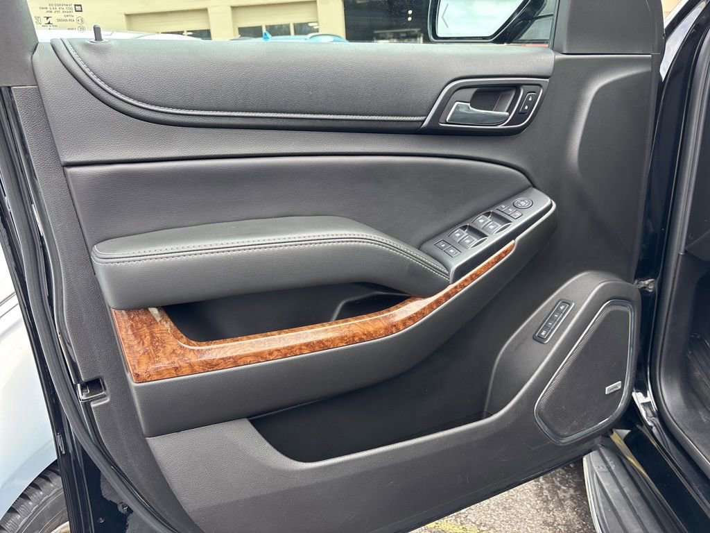 Used 2018 Chevrolet Suburban Premier AWD/4WD image 24