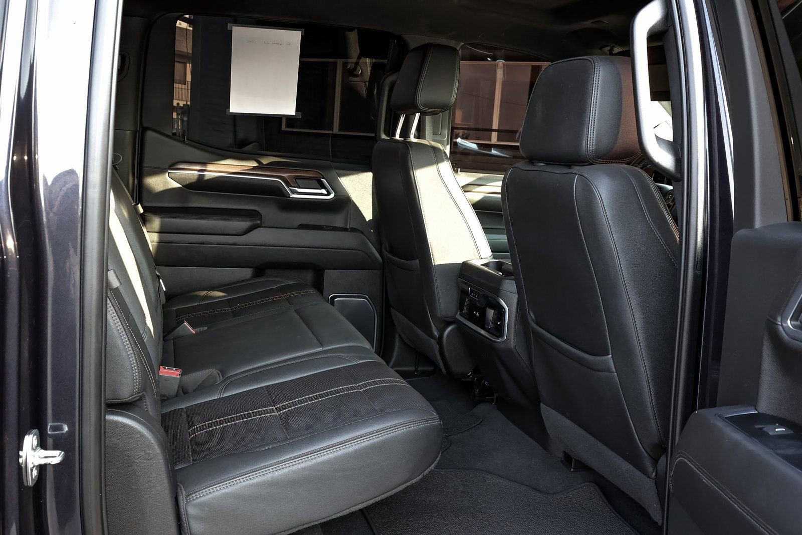 Used 2023 Chevrolet Silverado 1500 High Country image 24