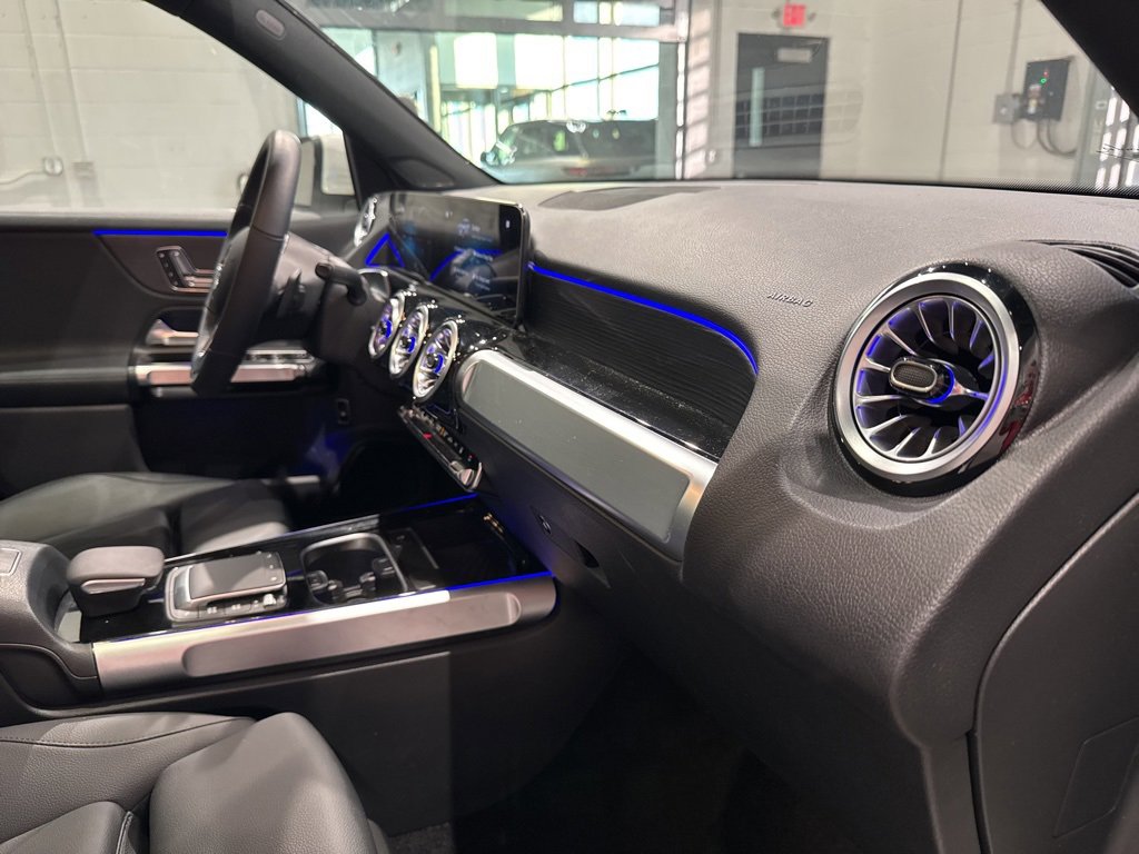 Used 2023 Mercedes-Benz EQB 300 4MATIC w/ Exclusive Package image 38