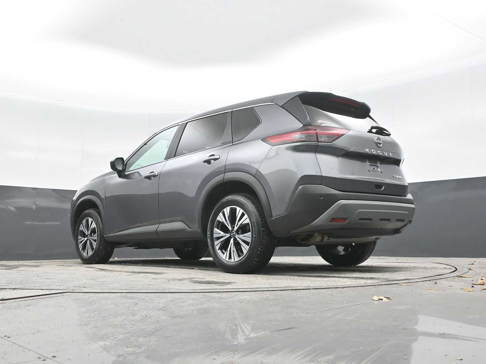 Used 2023 Nissan Rogue SV image 39