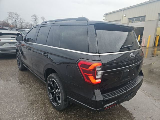 Used 2024 Ford Expedition Limited image 3