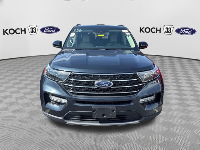 Used 2023 Ford Explorer XLT w/ Equipment Group 202A AWD/4WD image 2