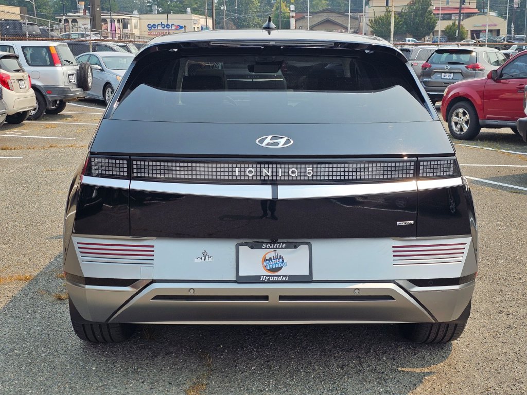 Used 2023 Hyundai Ioniq 5 Limited w/ Cargo Package AWD/4WD image 6