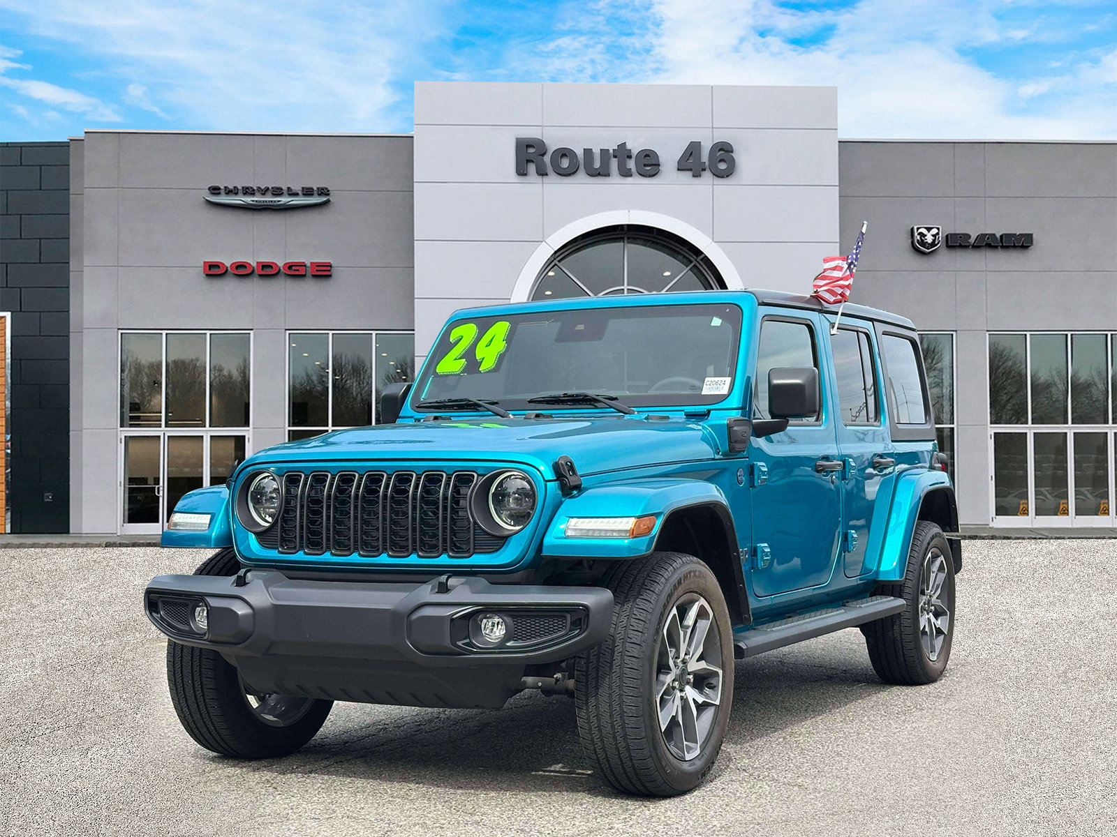 Used 2024 Jeep Wrangler Unlimited w/ Convenience Group AWD/4WD image 2