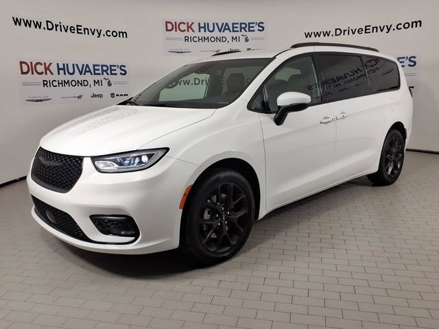 Used 2023 Chrysler Pacifica Touring-L w/ S Appearance Package
