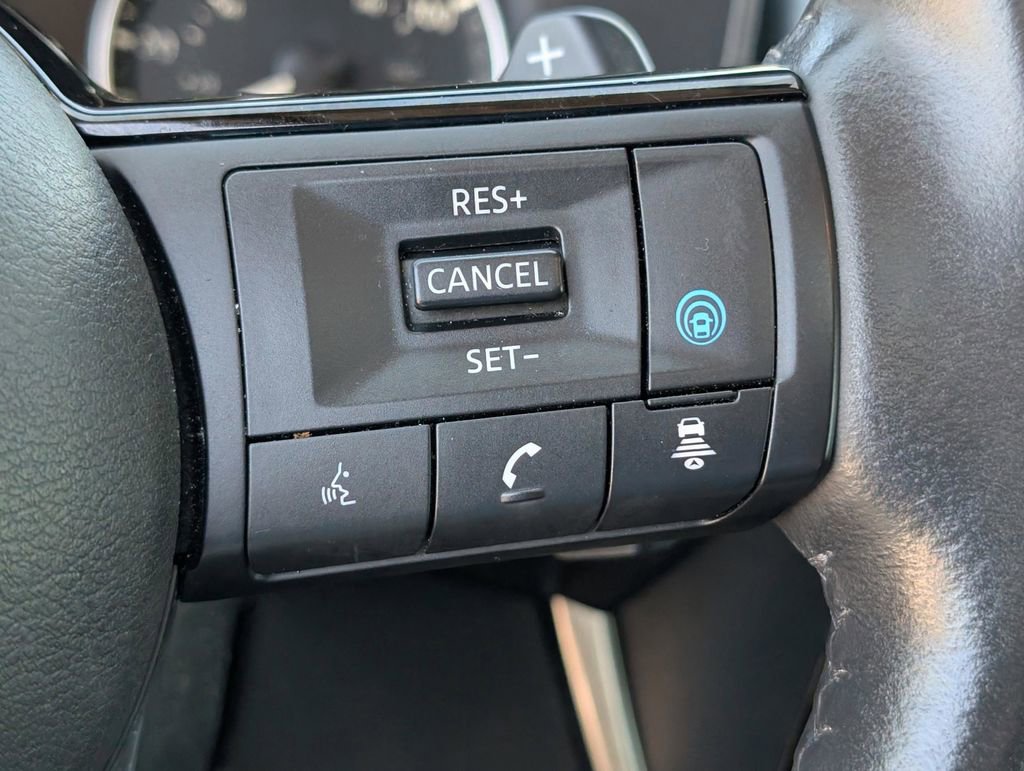 Used 2023 Nissan Rogue SV w/ SV Premium B Package FWD image 19