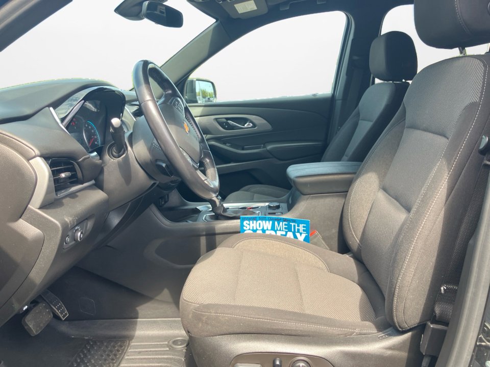 Used 2022 Chevrolet Traverse LT image 11
