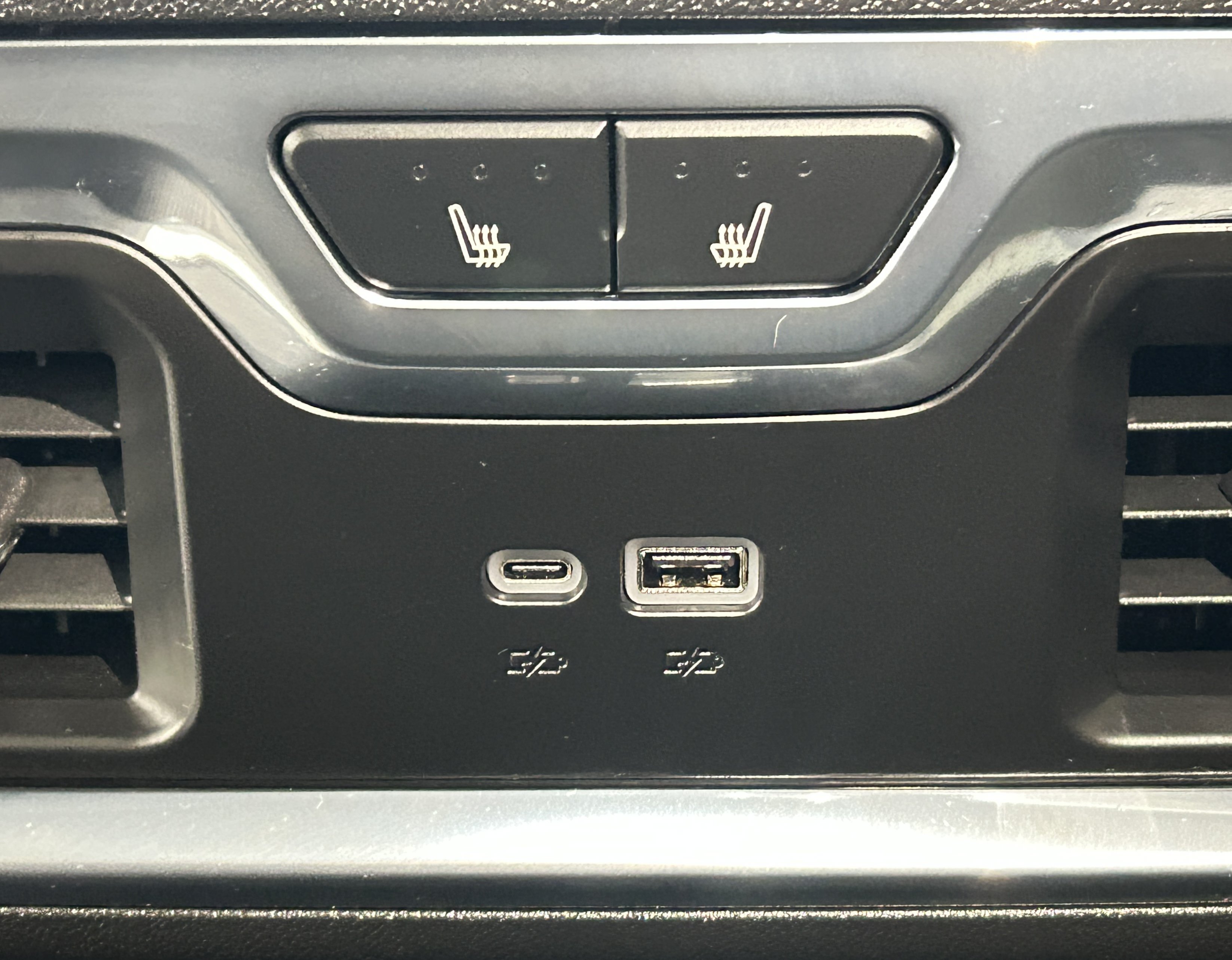 Used 2025 GMC Sierra 2500 Denali Ultimate AWD/4WD image 39