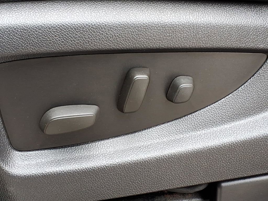 Used 2015 Chevrolet Tahoe LTZ AWD/4WD image 13