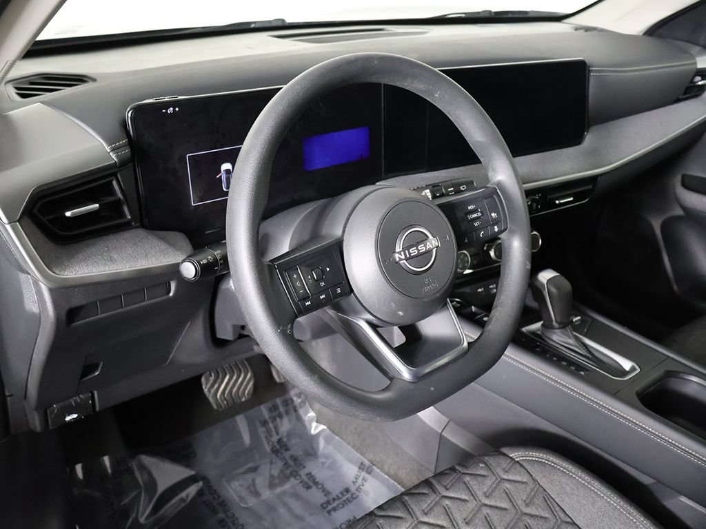 Used 2025 Nissan Kicks SV AWD/4WD image 25